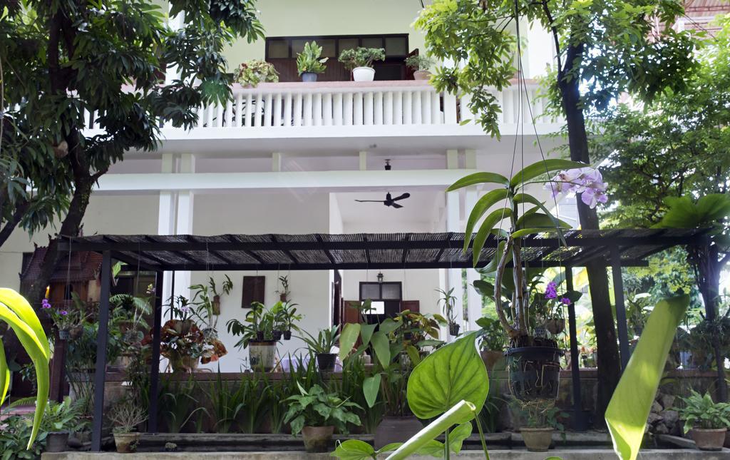 Lani'S House By The Ponds Hotel Vientiane Luaran gambar