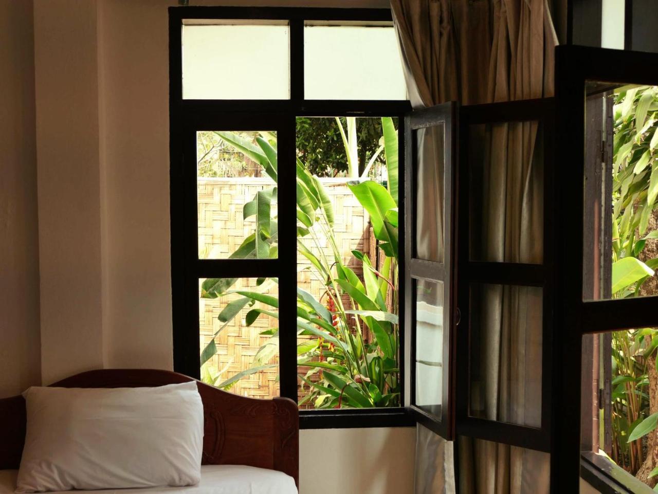 Lani'S House By The Ponds Hotel Vientiane Luaran gambar